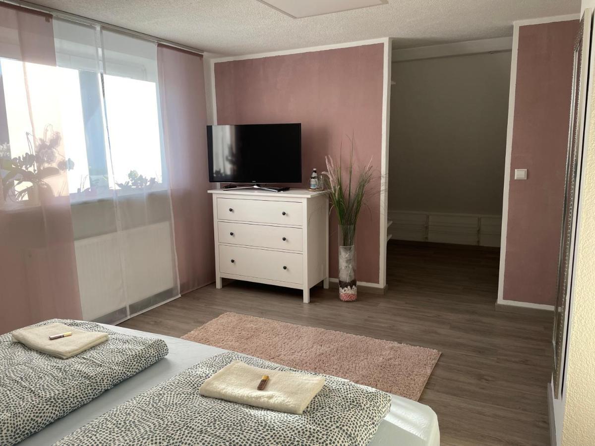 #2 Grosses Zimmer Mit Pool Und Garten 메밍겐 외부 사진