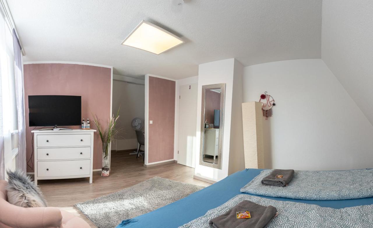#2 Grosses Zimmer Mit Pool Und Garten 메밍겐 외부 사진