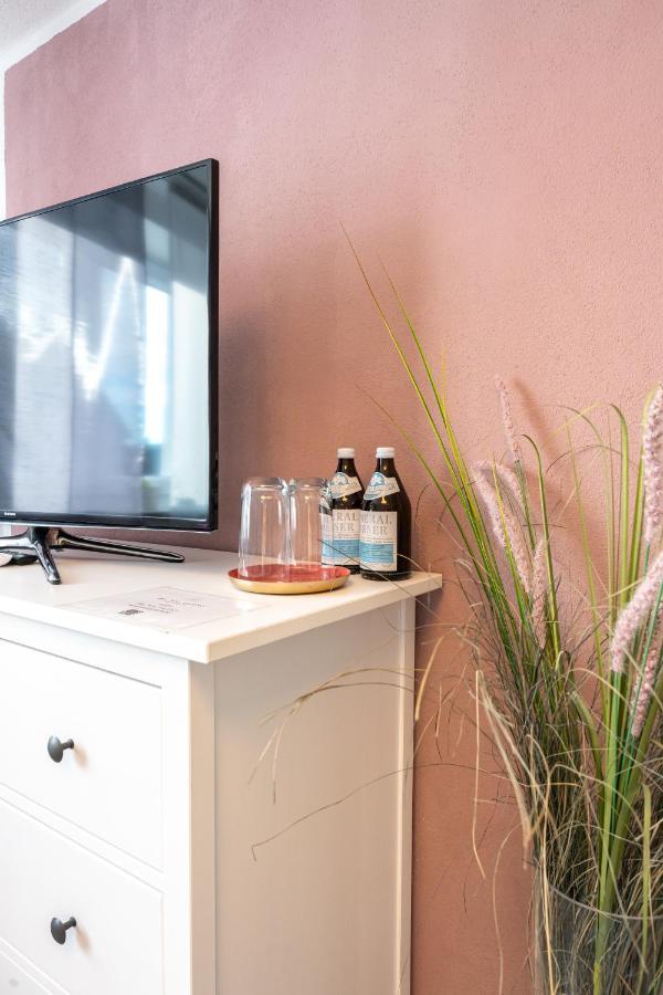 #2 Grosses Zimmer Mit Pool Und Garten 메밍겐 외부 사진