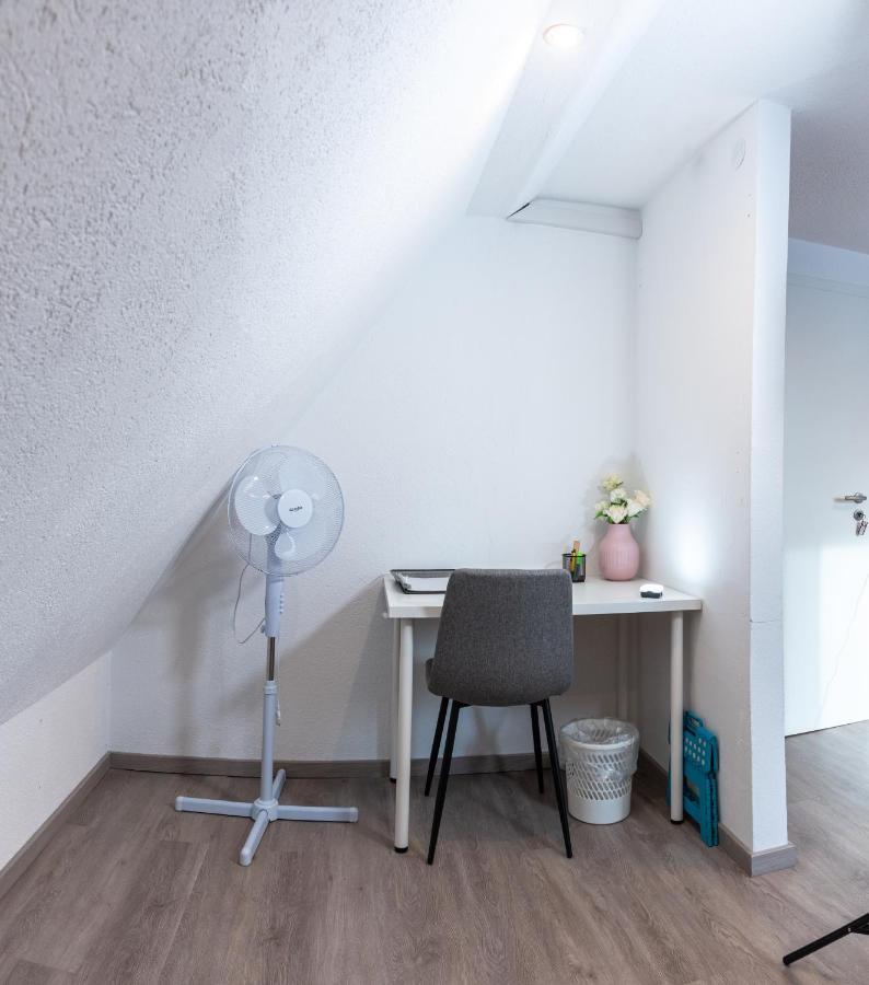 #2 Grosses Zimmer Mit Pool Und Garten 메밍겐 외부 사진